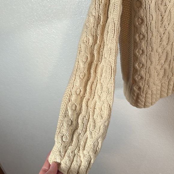 Pres De Chamonix Cream Fisherman Cable Knit Sweater Size Medium - Picture 3 of 7